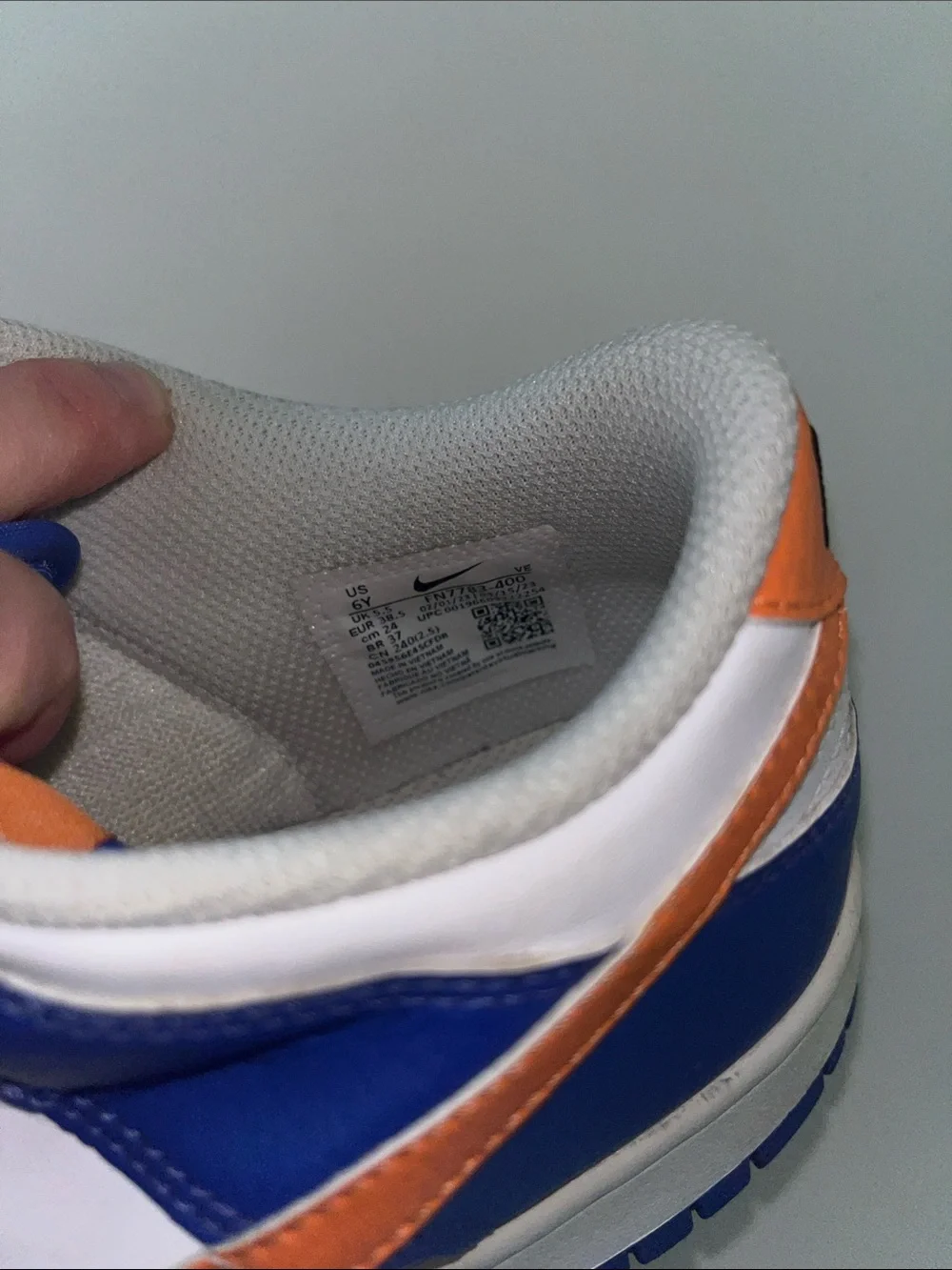 Boys Nike Dunks Low - Blue/Orange - size 6Y